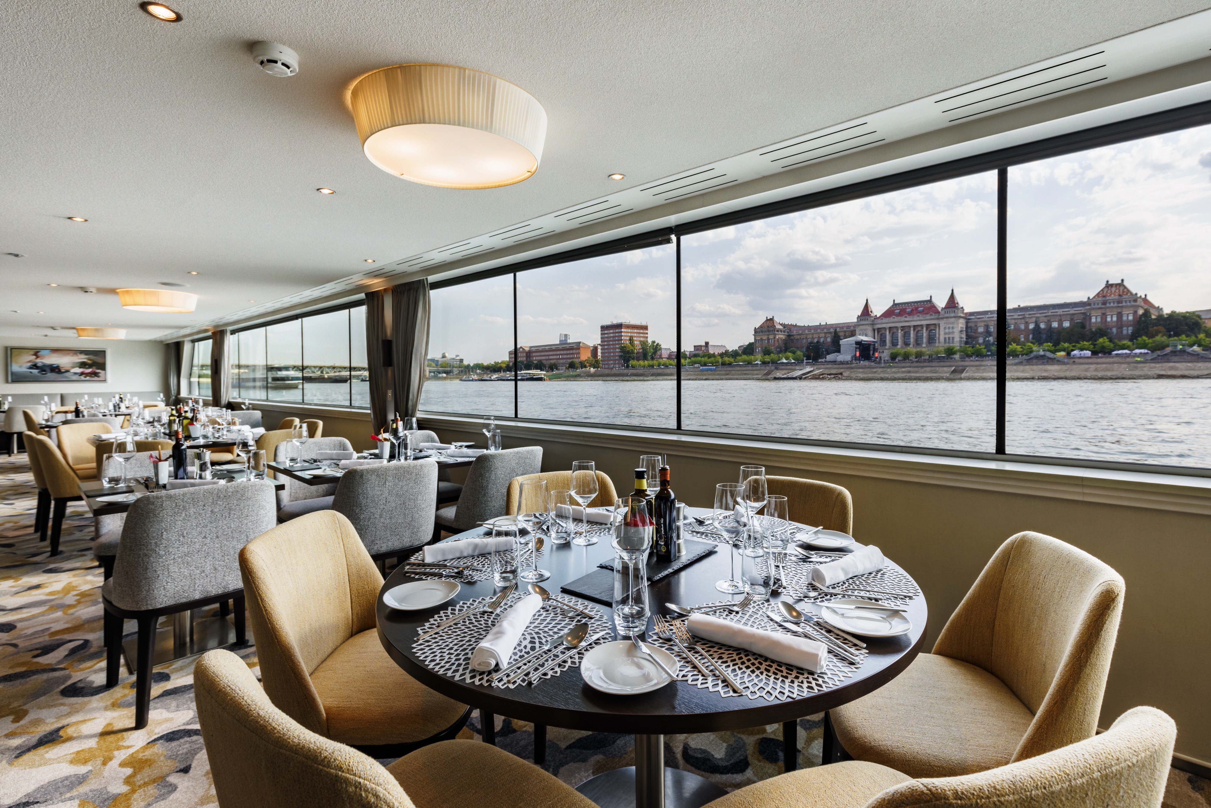Avalon Impression - Panorama Dining Room